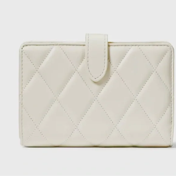 Kate Spade Women Wallet Carey Wallet in Smooth Quilted Leather - Picture 3 of 6